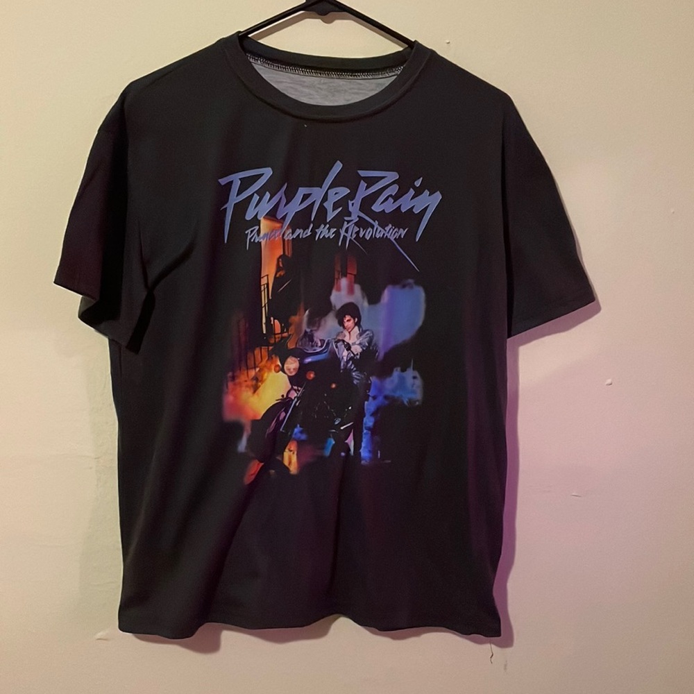 I’m selling a because it fits a little tight on me and it’s has not been worn.